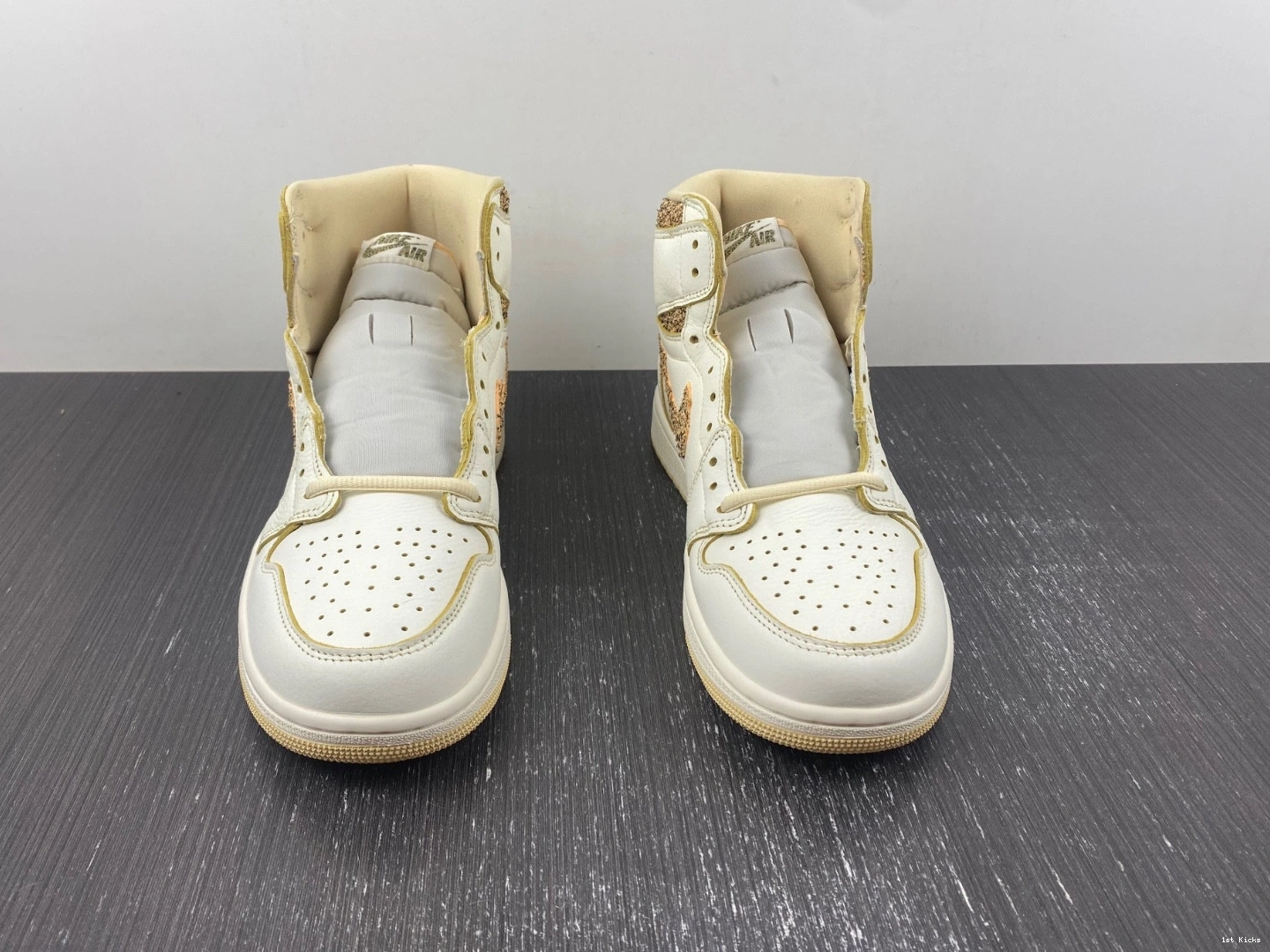 Vibrations Naija FD8631-100 Jordan of Air 1 0926